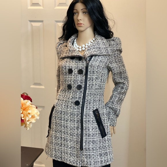 Bebe Jacket, elegant coat with zipper and buttons, great design,very comfortable - Picture 3 of 6